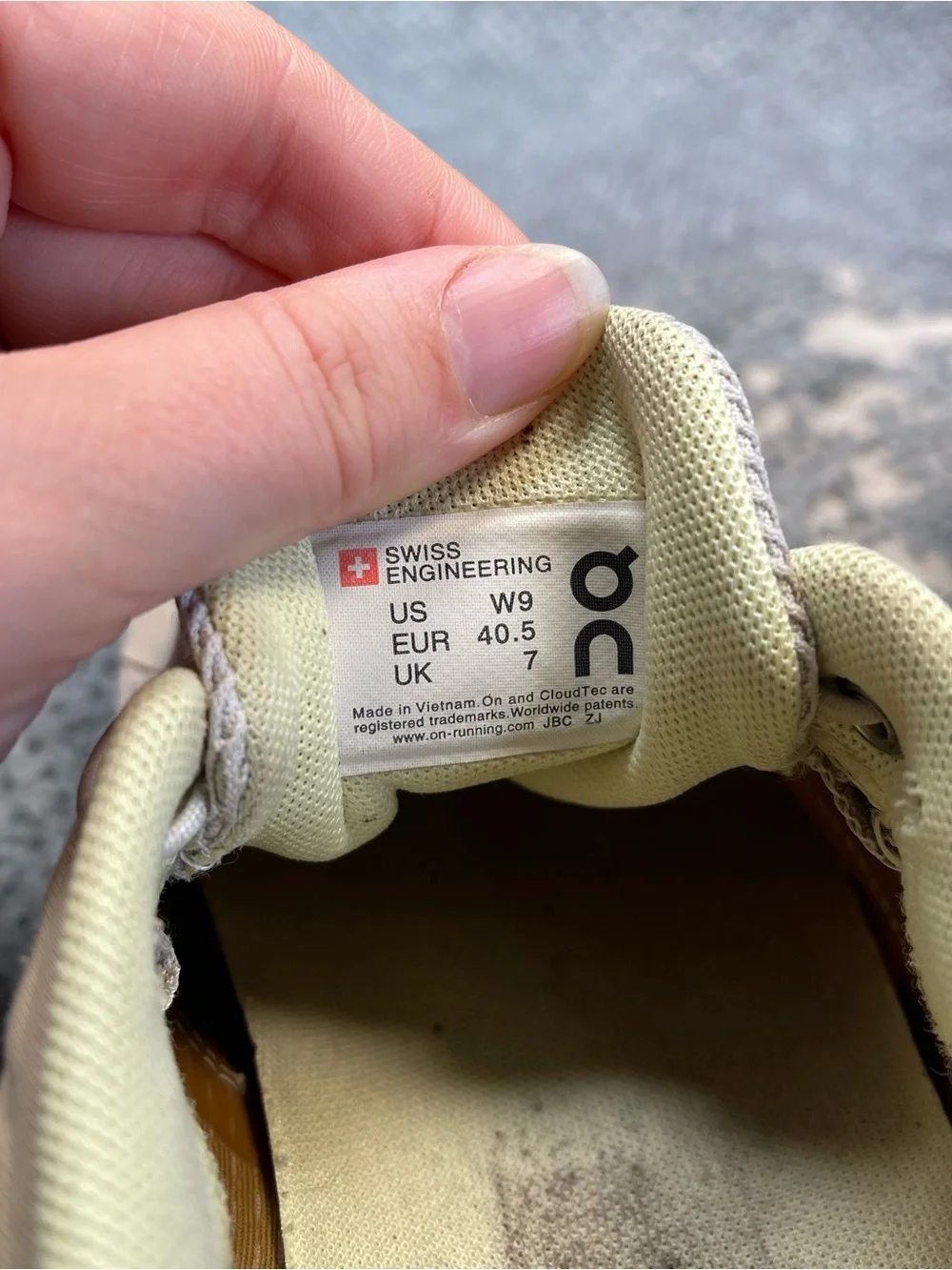On Cloud 5 Terry Running Shoes Size 9 Women’s